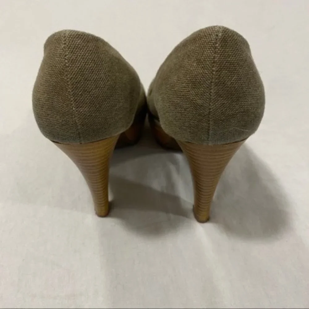 Kenneth Cole Reaction Brown Canvas Peep Toe Heels‎